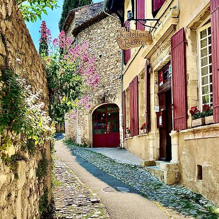 Hostellerie Le Beffroi Vaison-la-Romaine Exterior photo