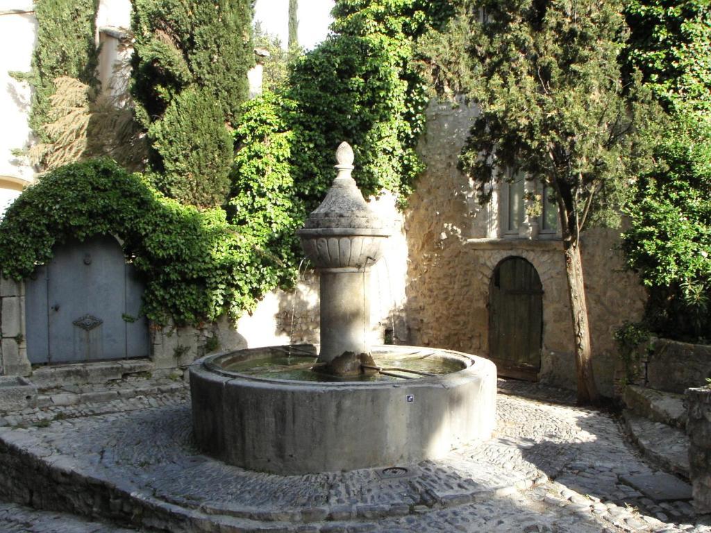 Hostellerie Le Beffroi Vaison-la-Romaine Exterior photo